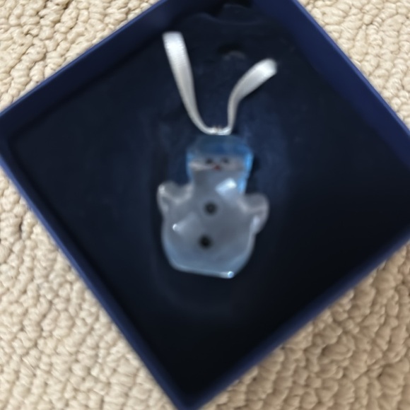 NIB Swarovski Simon The Snowman Ornament - Picture 2 of 4